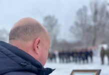 Коммунисты поздравили военных профессиональным праздником