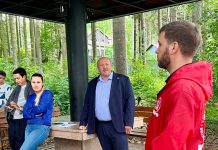 НЕУДОВЛЕТВОРИТЕЛЬНЫЙ ОТВЕТ НА ЖАЛОБЫ ЛЮДЕЙ В ТОНЧАЙШИХ ДЕТАЛЯХ ЧИНОВНИЧЬЕГО ПИСЬМА